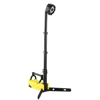 Streamlight Portable Scene Light mast extends up to 72 inches